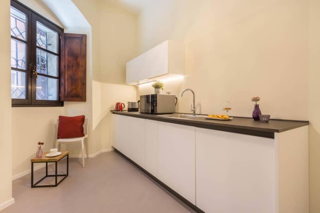 Suite Cagliari -99- Экстерьер фото